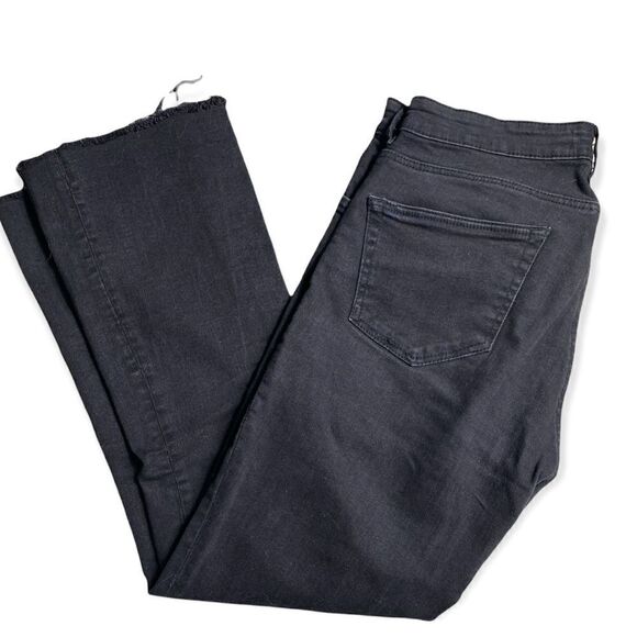 Zara Trafaluc Denim Collection SZ 8 raw hem, cropped jeans in black - Picture 2 of 4